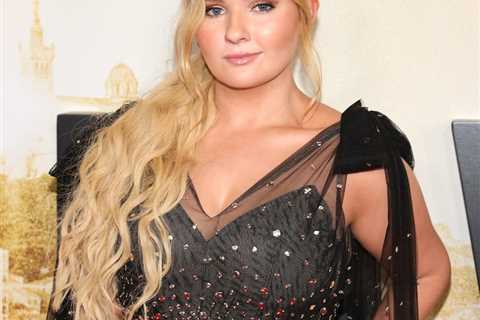Abigail Breslin Says She's Not 9 Years Old Anymore