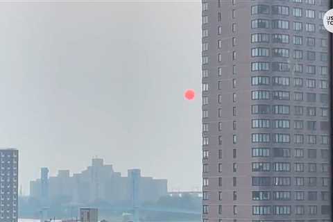 Western wildfires create fiery New York City sunrise