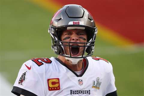 Tom Brady Cursed Out a Few Buccaneers Teammates During a Helmet-Slamming Tirade at Training Camp