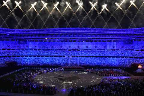The Olympic rings that float above the stadium were created for television as special effects.