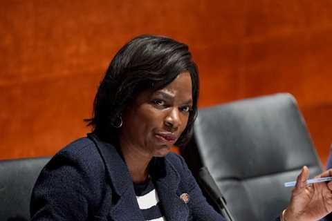 Val Demings (a Democratic Florida congresswoman) announces her bid to unseat Rubio.