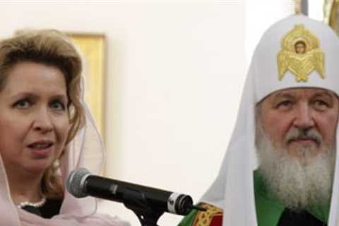 How can Ukraine defeat Russia at the theocracy board?