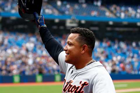 Cabrera joins the 500th Homer Club.