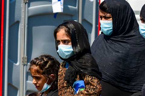 The Military Increases Evacuations from Kabul, but the Bottlenecks Continue