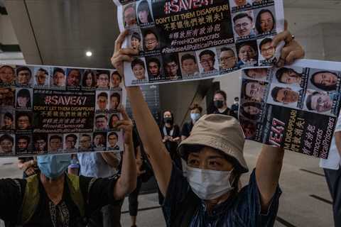 Biden delays deportation of Hong Kong residents to the U.S.
