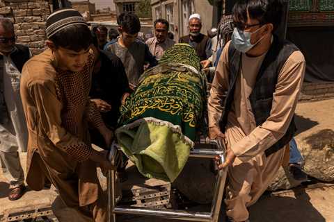 U.S. As U.S. Troops Searched Afghans a Bomber in The Crowd Moved In