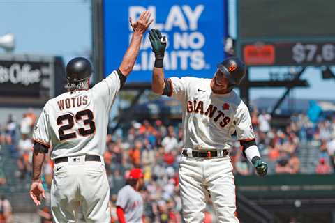 Every Homer Gets a Handshake from the Giants