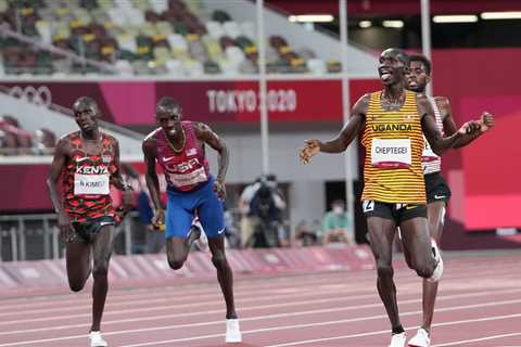 Joshua Cheptegei from Uganda wins the men's 5k meters.