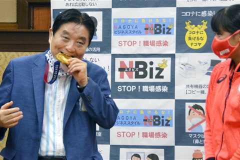 It's one thing to bite your own medal. The Japanese mayor taught us that you shouldn't bite..