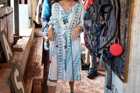 Ashley Judd Walks at First Public Event After Shattering Her Leg