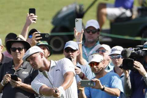 Bryson de Chambeau can Hear Hisself Think at the Tour Championship