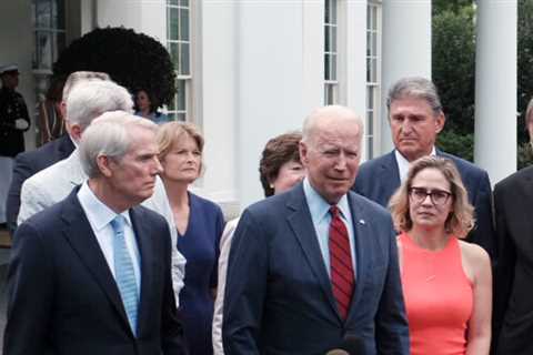 Biden agrees to a bipartisan compromise on infrastructure, but insists that it must be accompanied..