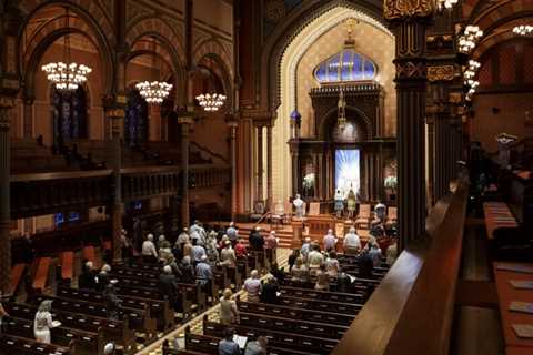 Jews mark the High Holy Days under the Shadow of Covid for a second year