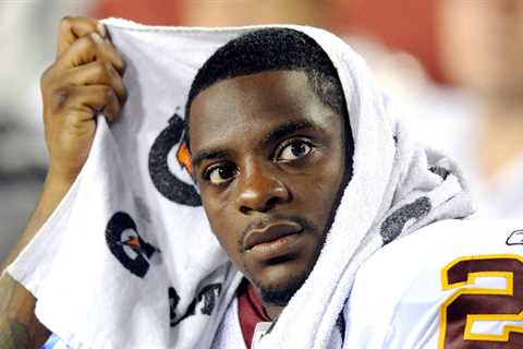 An ex-N.F.L. Former N.F.L. Players plead guilty to defrauding an insurance plan