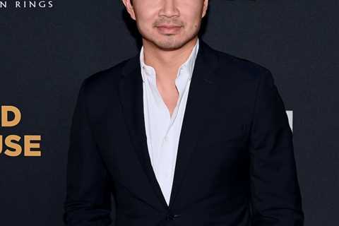 13 Celebrities Who Had Unexpected Jobs Before Fame