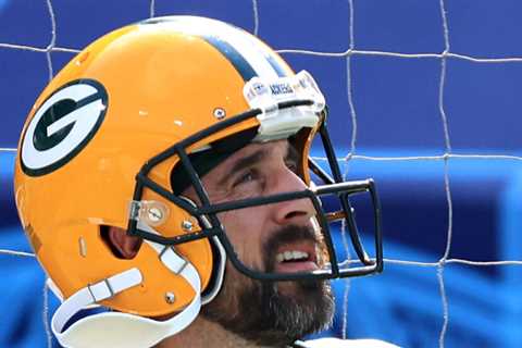 On a Rerouted Road Trip, Aaron Rodgers Looked Disoriented