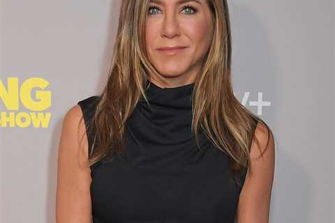 Watch Funny Moment Jennifer Aniston Mistakenly Thought Reporter Called Her a 'Hooker'