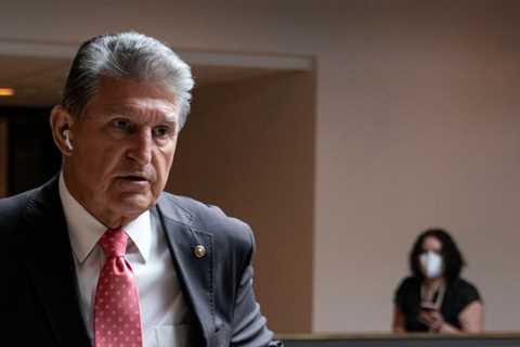 Democrats propose a compromise voting rights bill.