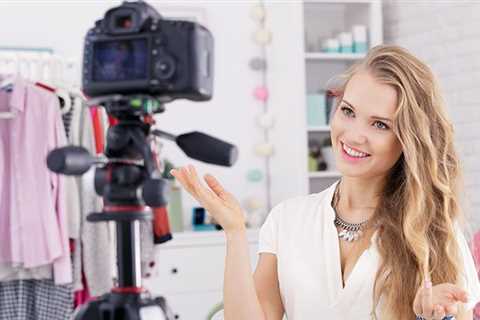 How to Vlog: A Complete Guide to Start Vlogging in 2021