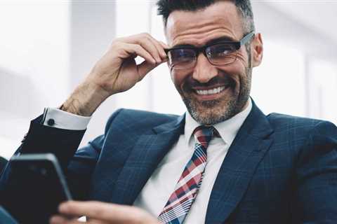 How to Secure Longer Marketing Clients by Using Retainers