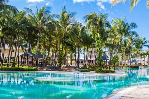 8 Most Amazing Resort Pools For Families Across America