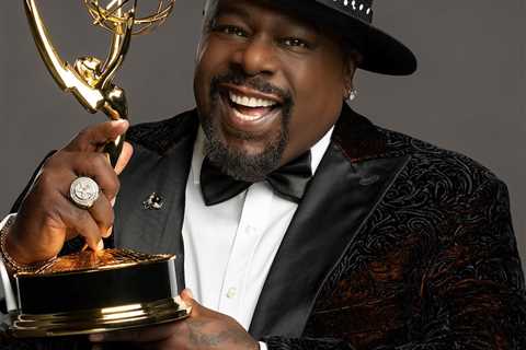 2021 Emmy Awards: The Most Viral Moments of the Night (Updating Live)