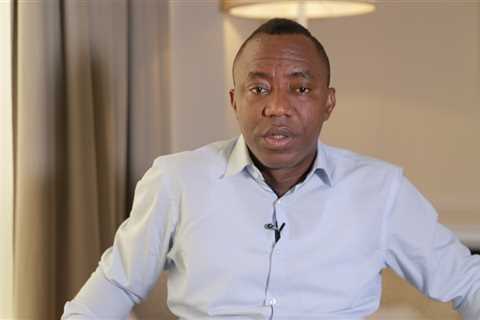 #BuhariMustGo: Sowore Kicks Nigerian Government as Naira Crash Further to N550/Dollar