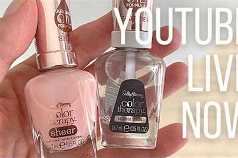 Doing my nails with Sally Hansen Color Therapy ‘Rosy Quartz’