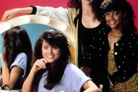 Elizabeth Berkley Shares Epic Saved by the Bell Reunion Pic with Lark Voorhies, Tiffani Amber..