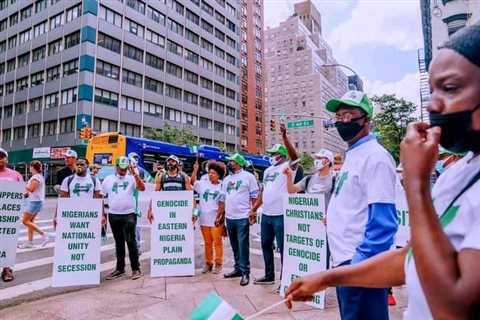 Pro-Buhari protesters clash with self-determination groups as Nigerian president arrives New York