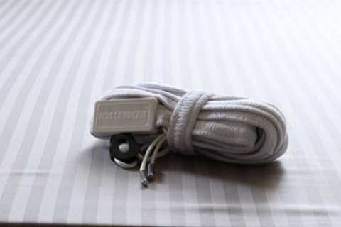 Tired Of Wrinkled Or Loose Bed Sheets? This Innovative Device Makes It Easy To Get That 5-Star..
