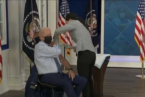 President Biden gets a Covid-19 booster shot