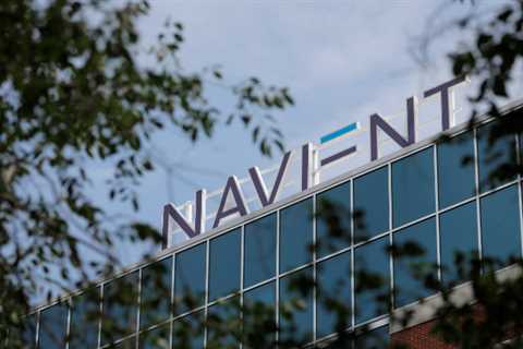 Navient has 6 million borrowers and asks for a halt to federal student loan servicing.