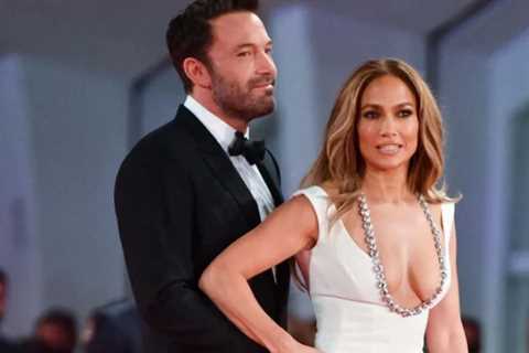 Jennifer Lopez and Ben Affleck Refuse to Get Married.