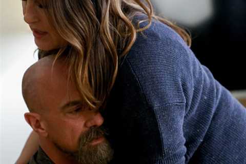 SVU Crossover Finally Reveals What Was in Stabler's Letter to Benson -- Plus, a Shocking Twist