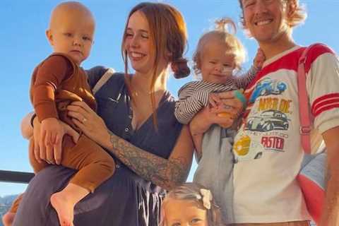 Acacia Kersey, Influencer Quits Social Media Following 'Immense Damage'