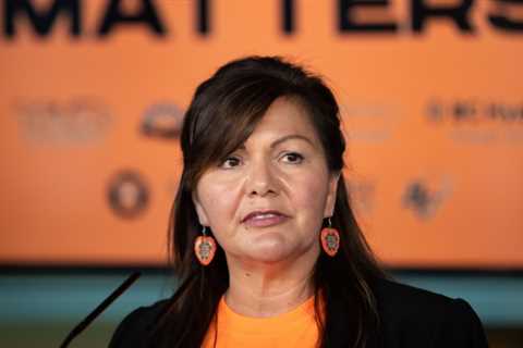 Tkemlups te Secwepemc First Nation meet Trudeau, but are 'not interested to apologies.