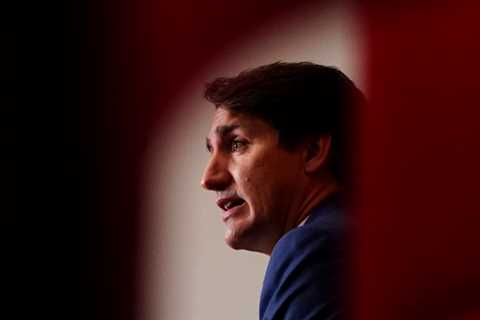 Justin Trudeau declares that public servants, RCMP members and travelers must all be vaccinated
