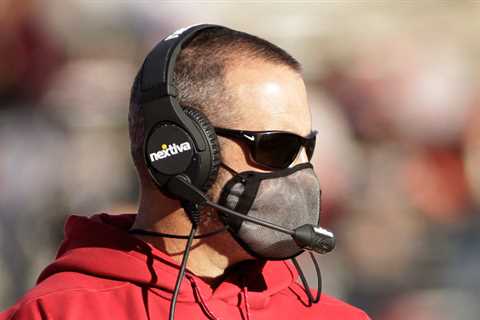 Washington State: A Coach's Vaccine Refusal Causes Discord