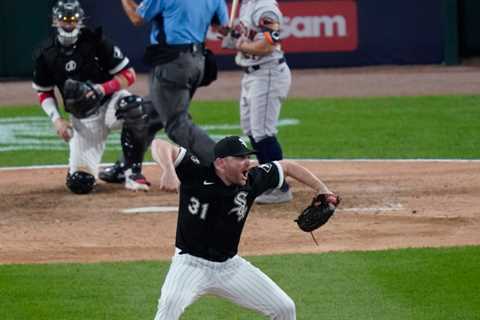 Chicago's Crowd and its Offense Comes Alive Against The Astros