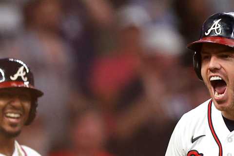 Bats ignite at Last, Vaulting Atlanta past Milwaukee and into N.L.C.S.