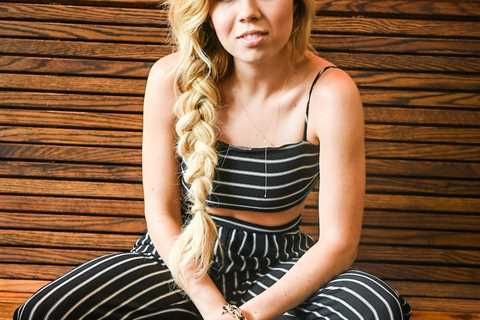 iCarly Alum Jennette McCurdy Says She Endured Physical and Emotional Abuse From Late Mother