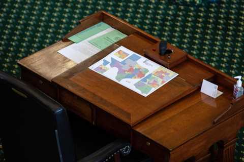 Visually explaining the impact of redistricting in Texas