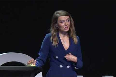 De unul singur sau împreună? | Oana Rotariu | TEDxCluj