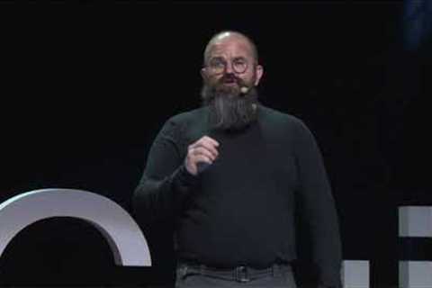 Doar împreună putem să supraviețuim | Răzvan Cherecheș | TEDxCluj