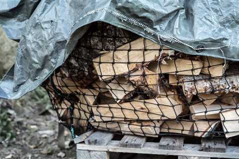 How to stack and store firewood
