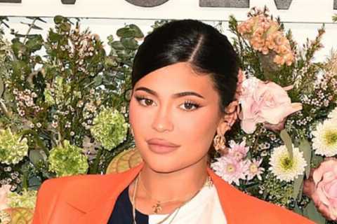 Kylie Jenner’s Empire ‘Crumbling’ After Swimsuit Line Gets Panned?