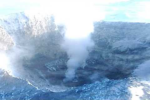Scientists Just Announced A System Alert Revealed A Supervolcano Beneath Antarctica Is Waking Up