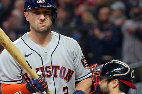 The Astros are at the brink of collapse with their battle-tested core struggle