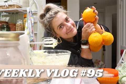 WEEKLY VLOG #95 | HALLOWEEN BAKING &amp; PARTYING! | EMMASRECTANGLE